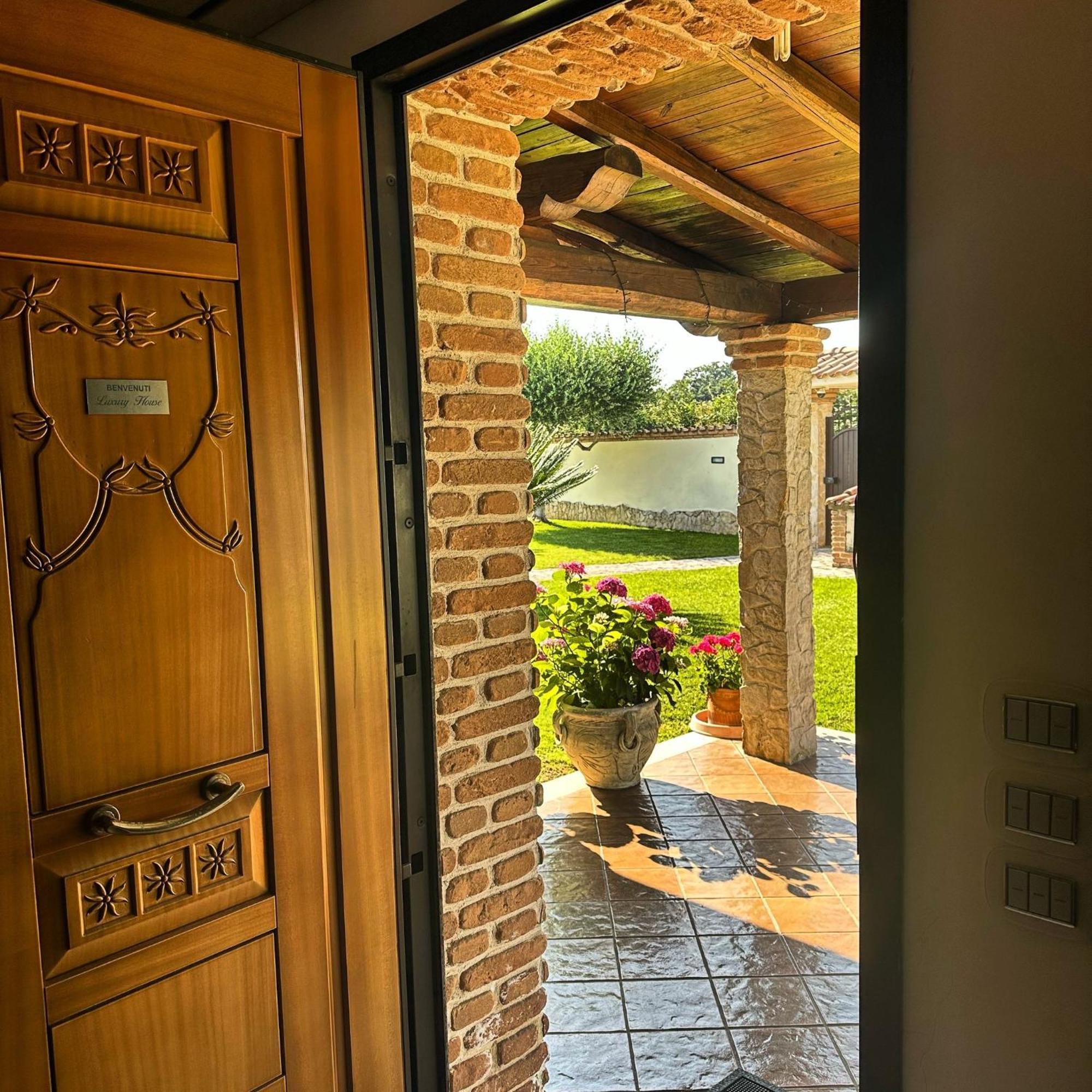 Вилла Gold House Luxury Анцио Экстерьер фото