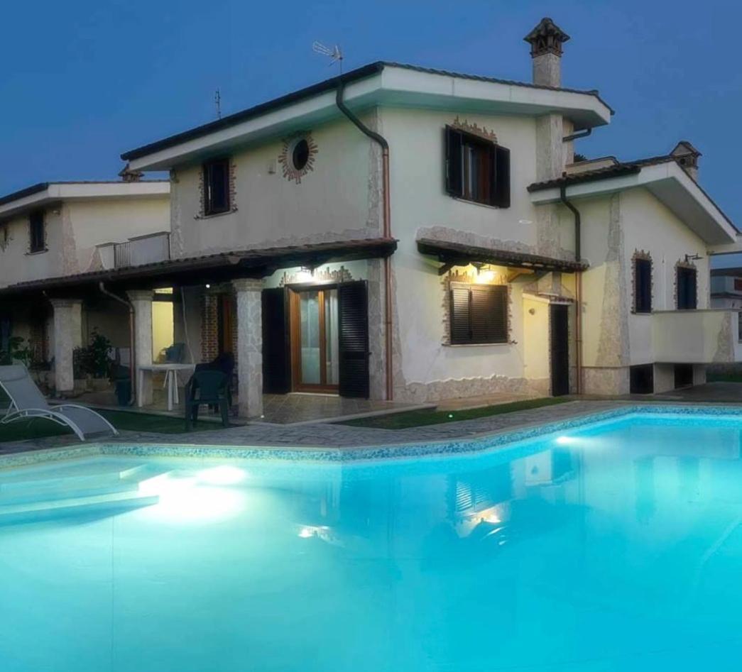 Вилла Gold House Luxury Анцио Экстерьер фото